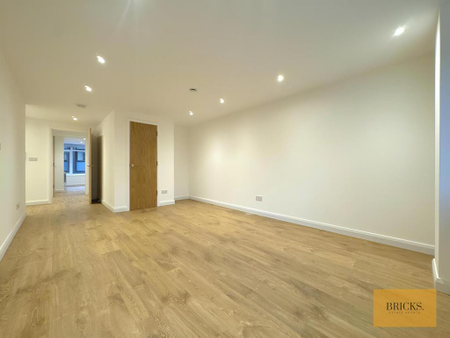 2 bedroom flat to rent - Photo 5