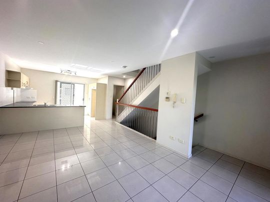 5/11 Pembroke Street, 4152, Carina Qld - Photo 1