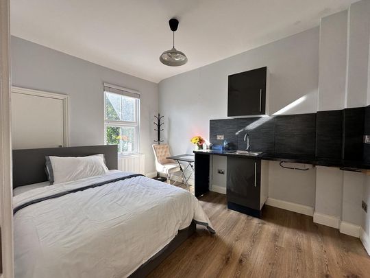 Studio to rent - Photo 1