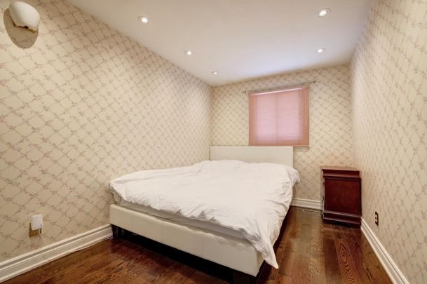 For Lease - 1545 Oran Court, Mississauga, Ontario - Photo 1