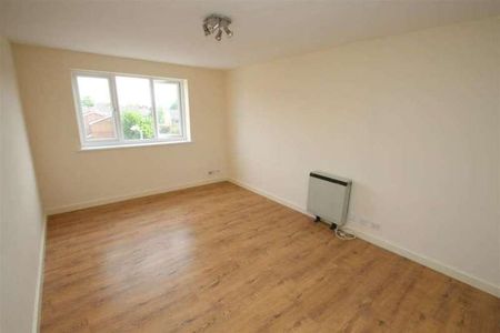 Carpenters Court, Dagenham, RM10 - Photo 2