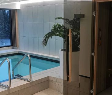 1 bedroom Apartment In City Centre - Photo 2