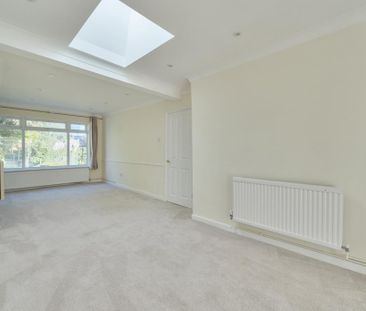 3 bedroom detached bungalow to rent - Photo 3
