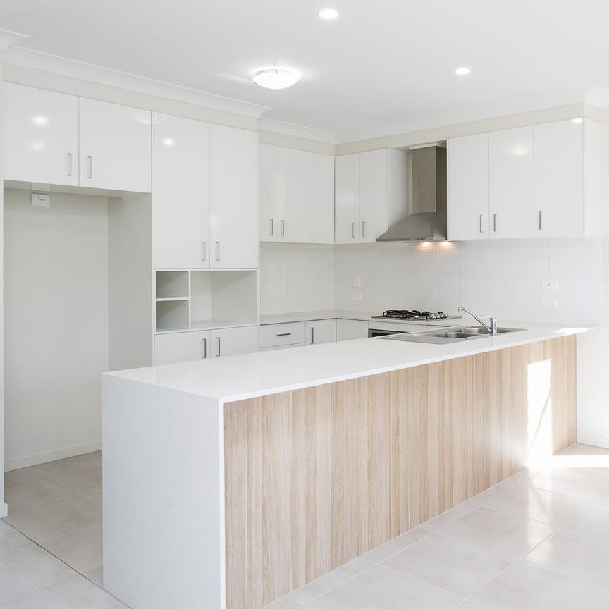 2/128 Chesterfield Crescent, Kuraby, Qld 4112 - Photo 1