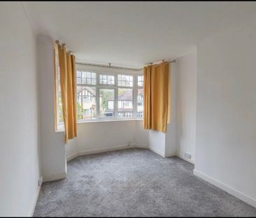 3 Bed Semi-Detached House, Wheats Avenue, B17 - Photo 2