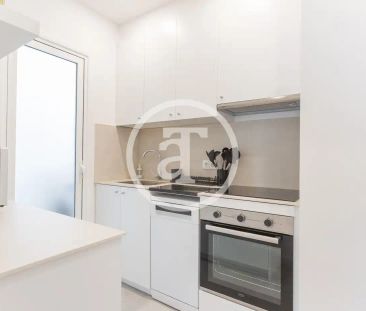 Piso de alquiler en Carrer de Joan Güell, Barri de les Corts - Photo 2