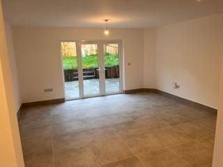 3 bedroom detached house to rent - Photo 2