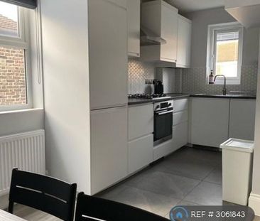3 bedroom maisonette to rent - Photo 5