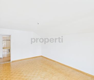 Luxurious 3-room penthouse apartment with balcony in Bottmingen - Photo 3
