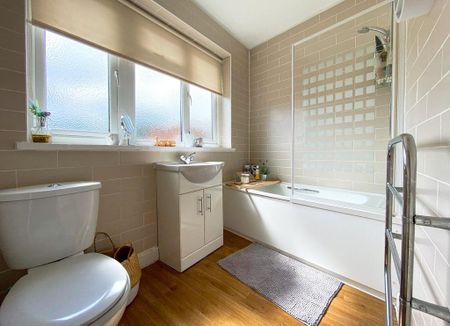 3 bedroom flat to rent - Photo 5