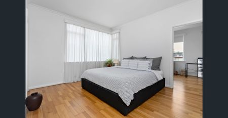 Perfectly Located Oversized 2 Bedroom Apartment - Photo 5