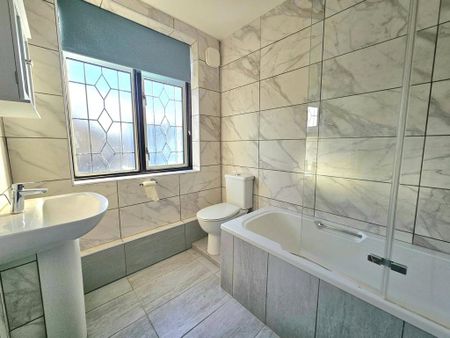 4 bedroom semi-detached house to rent - Photo 5