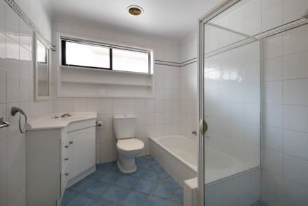 9 Locliff Avenue, Strathdale - Photo 4