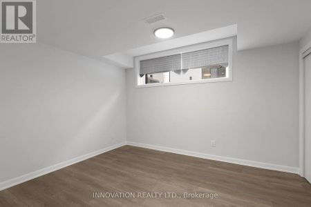 32 - 301 GLENROY GILBERT DRIVE - Photo 2