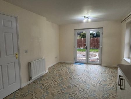 5 bedroom detached house to rent - Photo 2