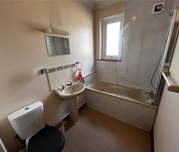 2 bedroom flat to rent - Photo 6