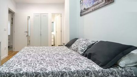 Carrer del Forn de l'Hospital, Valencia, Valencian Community 46001 - Photo 2