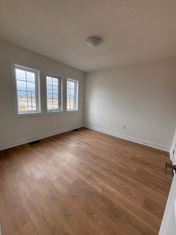 For Lease - 11 Mission Street, Wasaga Beach, Ontario - Photo 4