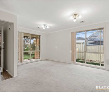 Relaxed Family Living in a Sought‑After Nicholls Setting - Photo 1