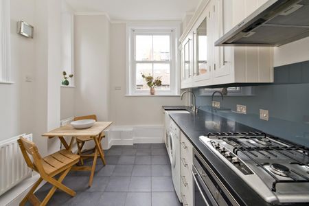 Earls Court Square, SW5 - Photo 4