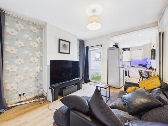 2 bedroom detached house to rent - Photo 1