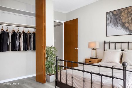 Sophie Place Apartments - Photo 2