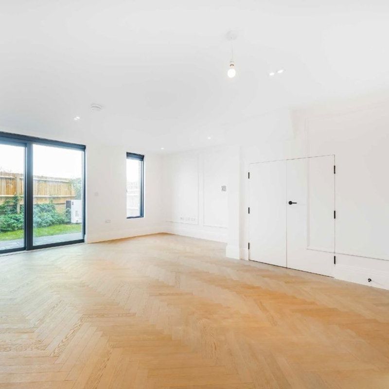 Bryanston Close, UB2, London - Photo 1