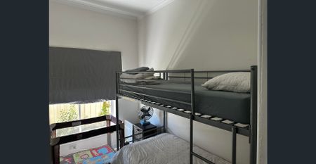 Fully furnished home ready to go! - Photo 5