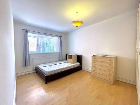 St. Georges Road, London, Greater London, N13 - Photo 3