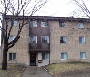 LONGUEUIL, beau 4 1/2 style condo a louer près tous les services - Photo 2