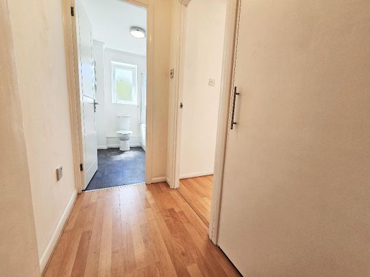 1 bed flat to rent in Waterville Drive, Basildon, SS16 - Photo 1