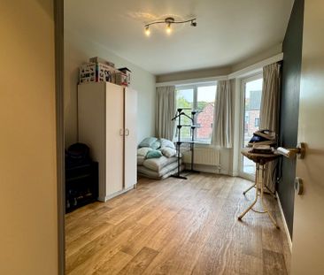Ruim en gezellig appartement van 90 m² met 2 slaapkamers en garagebox - Photo 3