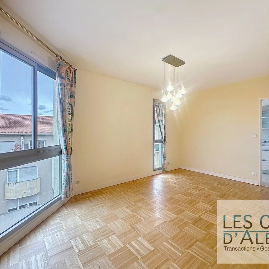 Location Appartement 5 pièces 114m² LYON 6ème - Photo 1