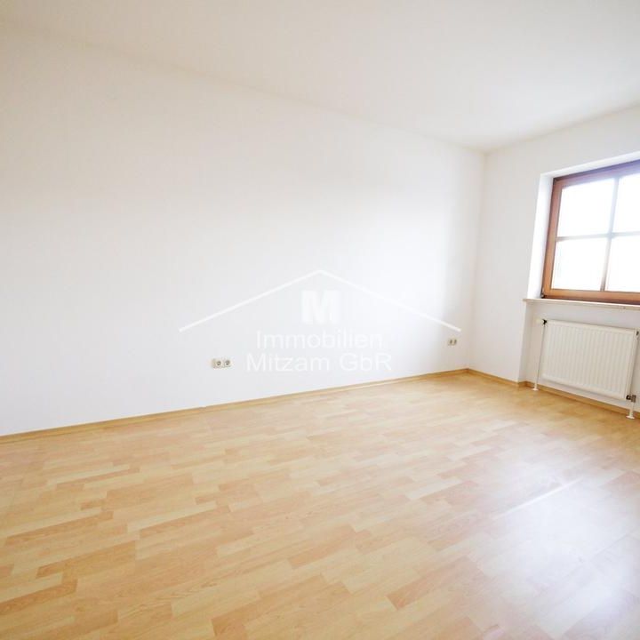 Kompakte 3-Zimmer-Ergeschoss-Whg. mit EBK und Garage in ruhiger Lage von Töging (Ref. 0001440) - Foto 1