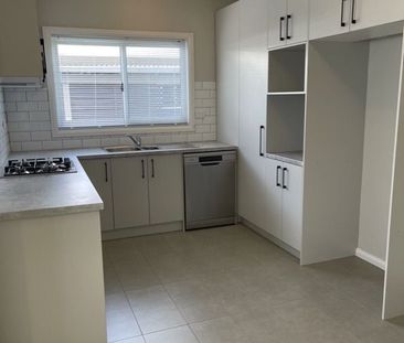 Fresh, Modern And In Fairy Meadow - Photo 4