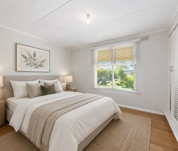 Spacious Four-Bedroom Home in Coastal Ventnor - Photo 4