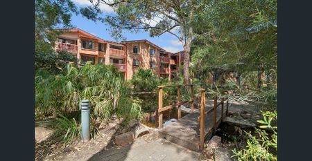 Spacious 1-Bedroom Apartment with Tranquil Lake Outlook - Photo 4