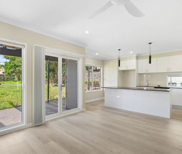 Perfect Family Home in Wynnum West - Photo 3