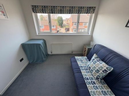 3 bedroom semi-detached house to rent - Photo 5