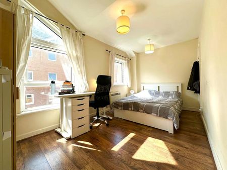 5 bedroom terraced house to rent - Photo 4