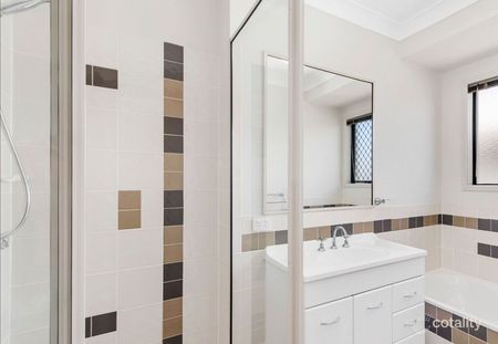 Home in Mount Louisa - Photo 5