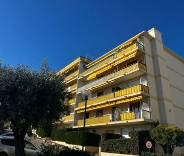 Location Appartement 2 pièces 49m² ST LAURENT DU VAR 06700 - Photo 6