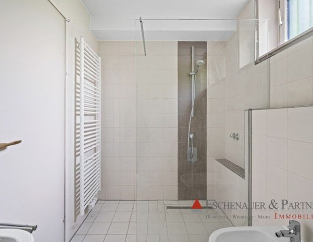 Wohnen trifft Natur - Großzügige Gartenwohnung mit Einbauküche - Foto 1