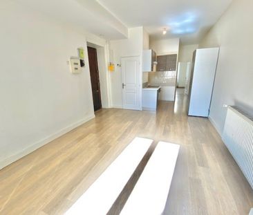 LUMINEUX T2 DE 41.21 M² AU 1ER ETAGE - RUE HIPPOLYTE KAHN 69100 VIL... - Photo 4