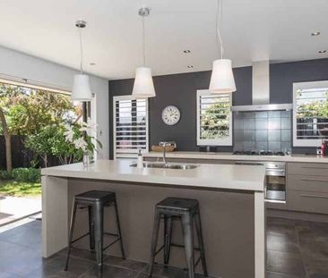 Fully furnished -ready to move in - Photo 3