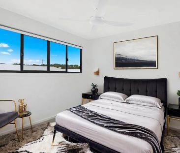 Contemporary Living with Space, Style & Comfort - Photo 2