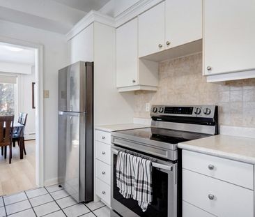 For Lease - 49 Bemersyde Drive Unit# A, Toronto, Ontario - Photo 2