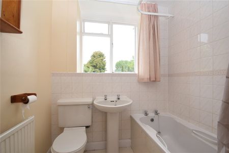 2 bed terraced house to rent in High Street, Burniston, YO13 - Photo 5
