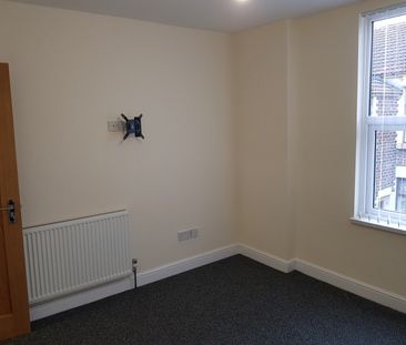 6 Bed Semi-Detached House, Salisbury Road, L15 - Photo 1