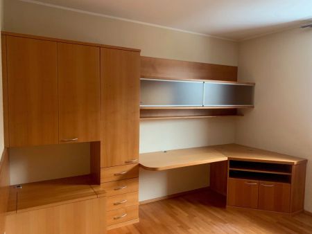 3-Zimmer-Wohnung mit möblierter Küche, Terrasse und Garagenparkplatz in beliebter Wohngegend Schärding - Foto 2